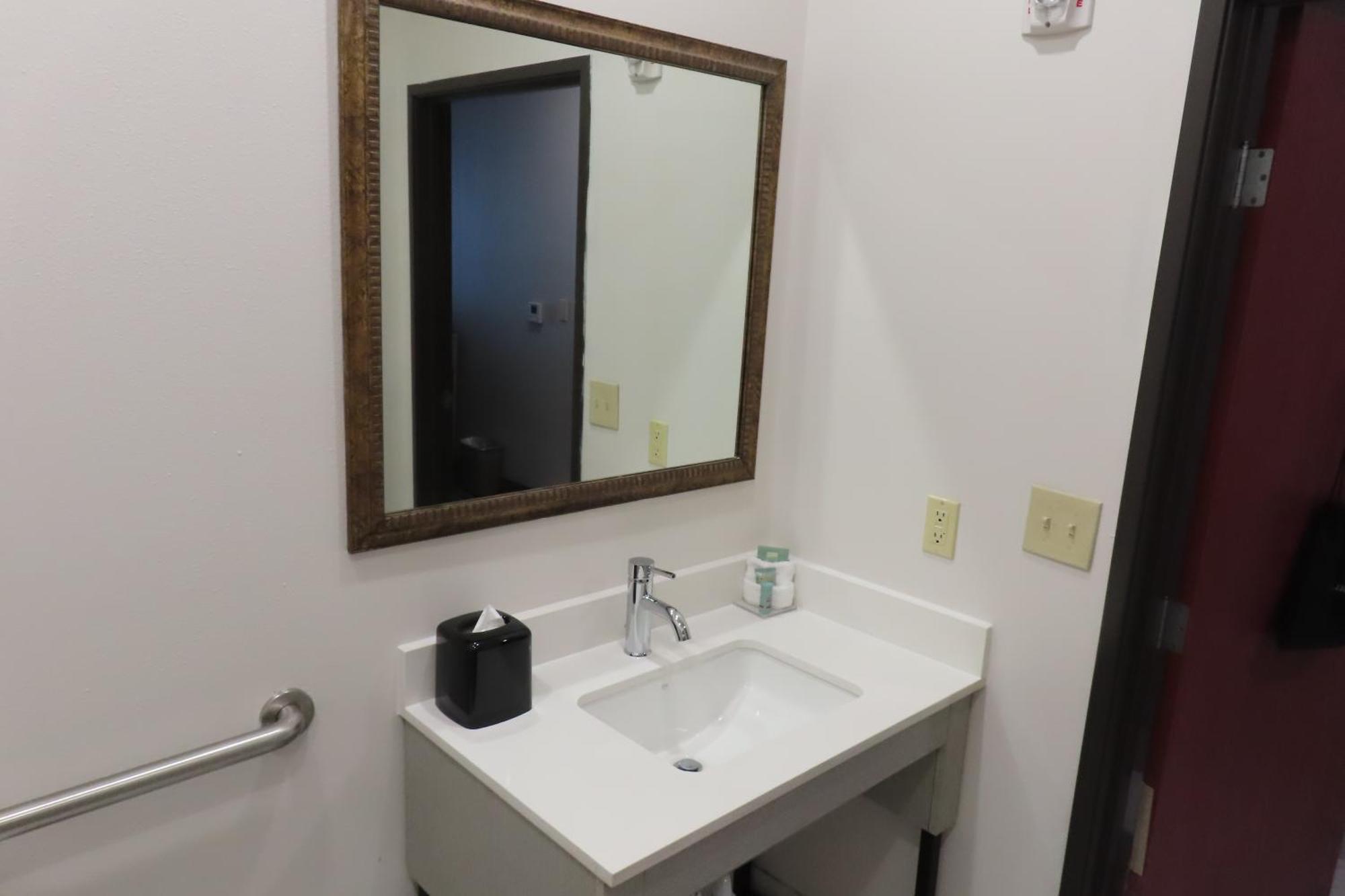 Best Western Heritage Inn & Suites Broussard Bagian luar foto